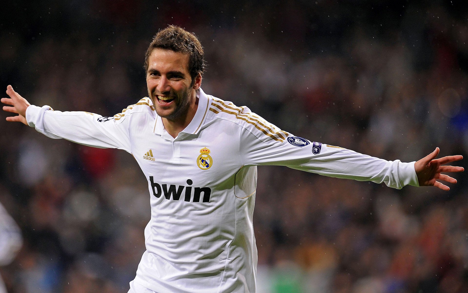 米兰体育正版平台-世俱杯:赛事经典战役大盘点,激战至最后一秒,世俱杯ds